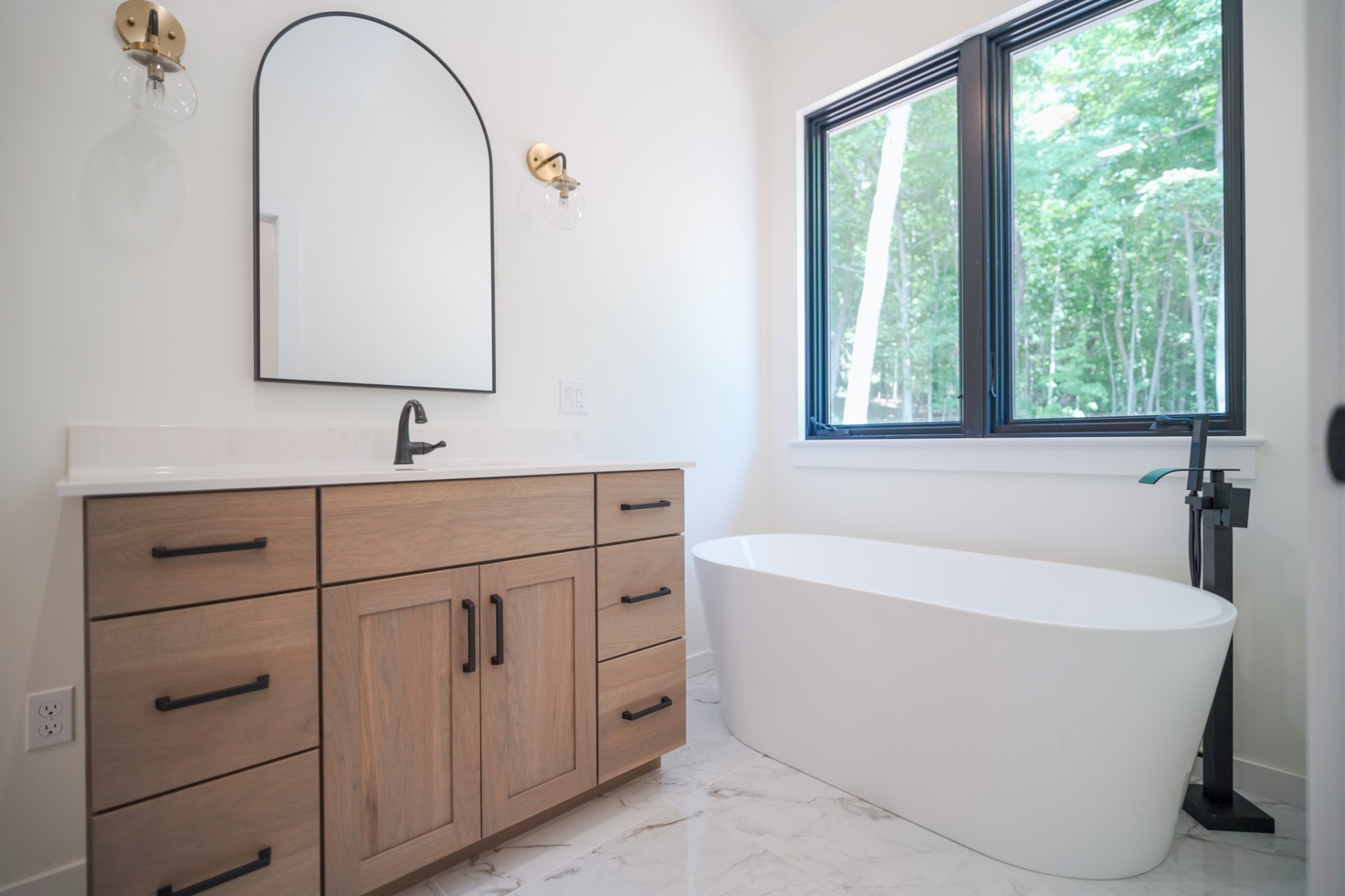 The Tuscarora — primary bathroom with soaking tub