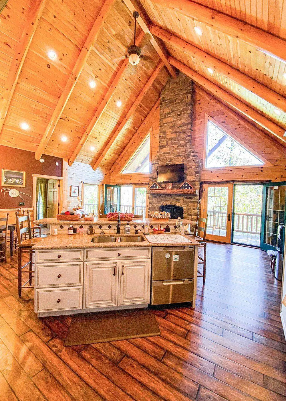Boulder Ridge living area