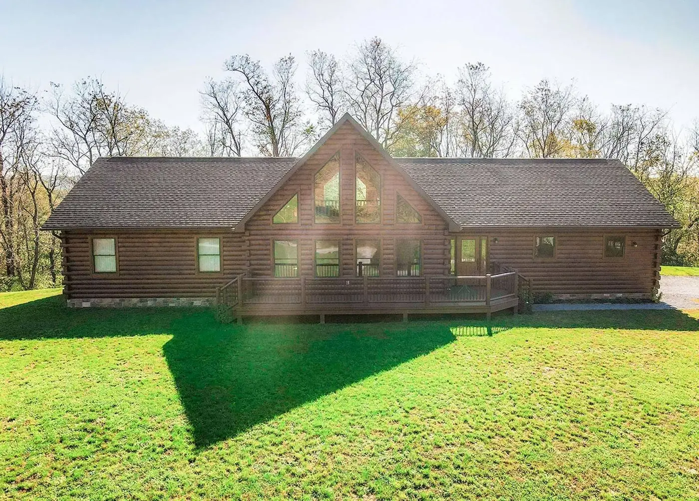 Brown Bear log home exterior