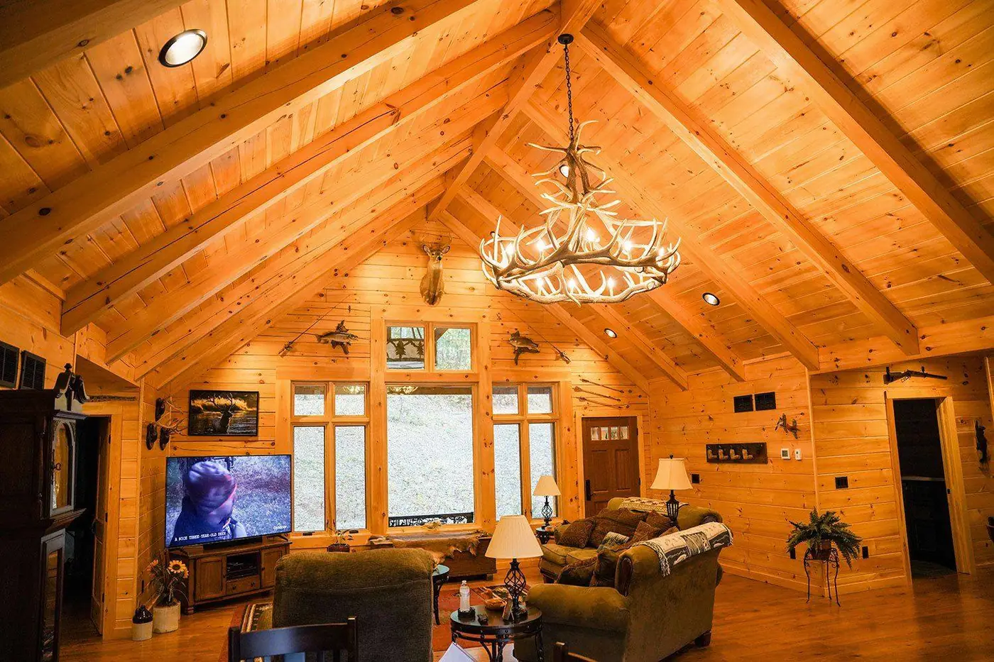 Woodland Retreat dining area